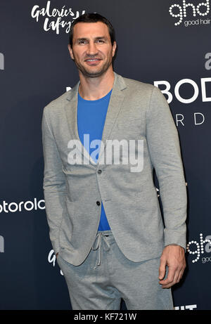 Berlin, Deutschland. Oktober 2017. Boxer Wladimir Klitschko kommt am 26. Oktober 2017 zum New Body Award im Tempodrom in Berlin. Quelle: Britta Pedersen/dpa/Alamy Live News Stockfoto