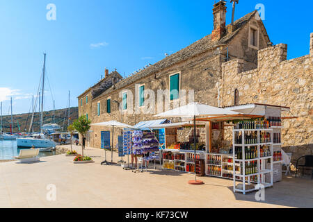 PRIMOSTEN, KROATIEN - Sep 5, 2017: Markt steht mit lokalen handgefertigte Souvenirs in Sibenik, Dalmatien, Kroatien. Stockfoto