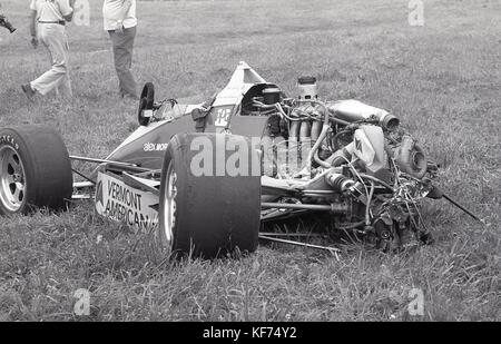 Pocono 500 race Unfall mit den Resten der Rennwagen von Mario Andretti.. Stockfoto