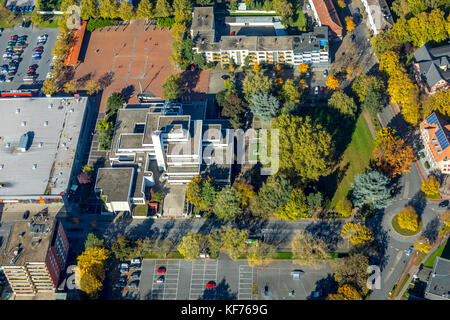 Rathaus Bockum-Hoevel, kreisrat, mit Grünflächen und Wasserbecken am Teichweg, Bockum-Hoevel Zentrum Bockum-Hoevel, Hamm, Ruhrgebiet, Nordrh Stockfoto