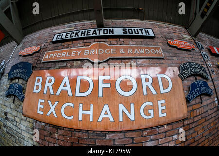 Alte Eisenbahn Zeichen und Thornton Station anmelden Industrial Museum in Bradford, West Yorkshire, England, Großbritannien Stockfoto