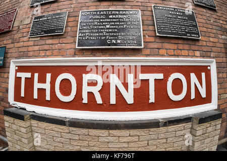 Alte Eisenbahn Zeichen und Thornton Station anmelden Industrial Museum in Bradford, West Yorkshire, England, Großbritannien Stockfoto