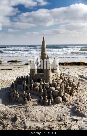 USA, Kalifornien, San Diego, USA, Kalifornien, San Diego, Sandburg am Strand vor dem Hotel Del Coronado gebaut Stockfoto