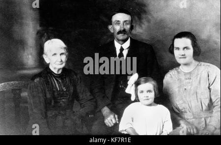 1 135427 George Langdon und Familie. 1924 Stockfoto