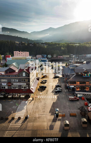 Usa, Alaska, Ketchikan, Blick auf die Stadt befindet sich direkt vor dem Hafen von Ketchikan Stockfoto