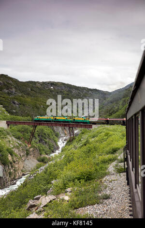 Usa, Alaska, Sitka, an Bord der White Pass & Yukon Route Railroad, die klettert fast 3.000 Meter in nur 20 Meilen von der Stadt Sitka und in Stockfoto