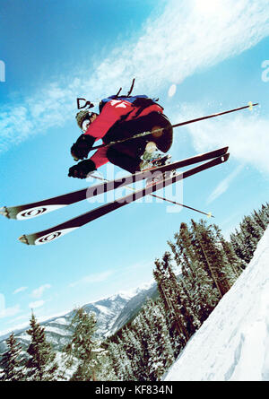 Usa, Colorado, Aspen, Telemark skier Luft, Aspen Highlands Stockfoto