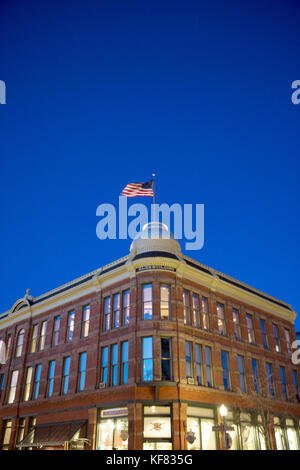 Usa, Colorado, Aspen, die Elche Gebäude in der Dämmerung in der Innenstadt von Aspen Stockfoto