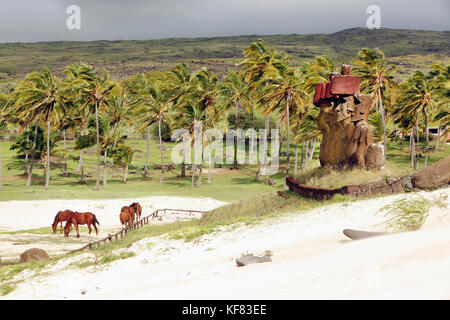 Easter Island, Chile, Isla de Pascua, Rapa Nui, die ahu Nao - nao Moai Statuen auf der anakena white Coral Beach in Rapa Nui National Park Stockfoto