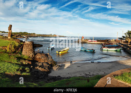 Easter Island, Chile, Isla de Pascua, Rapa Nui, Boote im Hafen in der Nähe von Hanga Roa rest Stockfoto