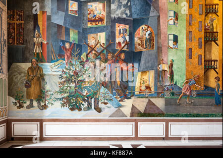 Die Stadt Halle (radhus), Oslo, Norwegen. Der Osten Galerie, mit Fresken von Per Krohg im Jahre 1950 auf das Thema der Stadt und des Landes durch die Jahreszeiten Stockfoto