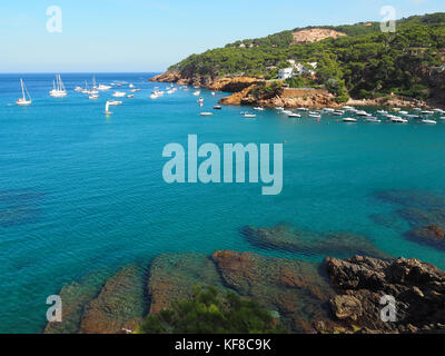 Landschaft von Sa Riera Strand in Begur, Costa Brava, Girona, Spanien Stockfoto