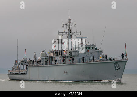 HMS Quorn Rückkehr in Portsmouth, Großbritannien auf 2/9/14 nach einem langen Golf Bereitstellung. Stockfoto