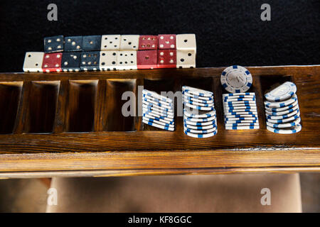 Usa, Nevada, Brunnen, Brett- und Kartenspiele sind eine der vielen Aktivitäten im Mustang Monument angeboten, eine nachhaltige Luxus Eco Resort und Pres Stockfoto