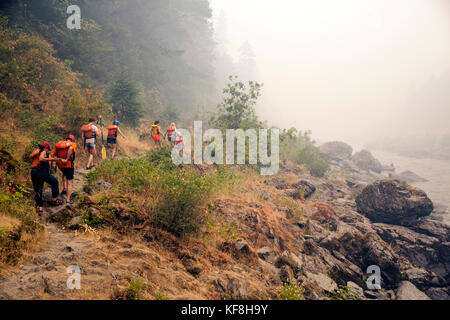 Usa, Oregon, wild und Scenic Rogue River in den Medford Bezirk, Wandern rund um Raine fällt Stockfoto