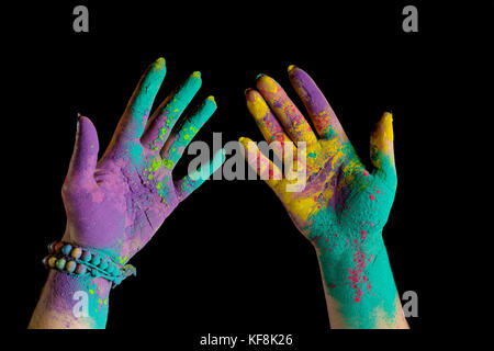 Holi bemalte Hände Stockfoto