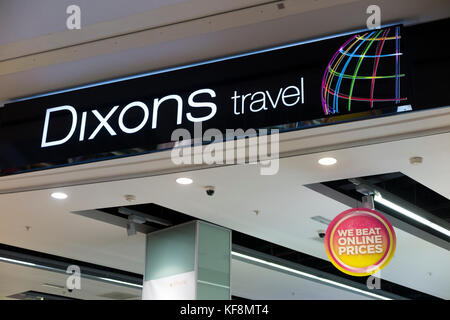 Dixons Travel Shop/Airside Retail Store am Flughafen Gatwick North Terminal. London. UK. (91) Stockfoto