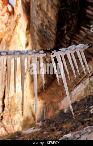 Usa, Utah, Springdale, Zion National Park, Eiszapfen an einer Kette an Weinen rock gebildet Stockfoto