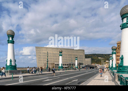 Kursaal Kongresszentrum, Auditorium des Architekten Rafael und Zurriola Brücke, San Sebastián, Provinz Guipuzcoa, Baskenland, Spanien, Stockfoto