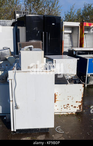 Beschädigung der elektrischen und Weiße Ware im Recycling Center, Irland Stockfoto