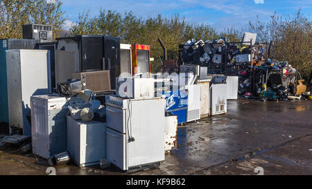 Beschädigung der elektrischen und Weiße Ware im Recycling Center, Irland Stockfoto