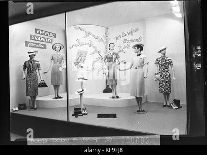 11654 Everloc zeigt in David Joness Fenster für E Lucas Co Ltd. Stockfoto