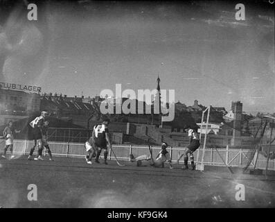 Dieses Foto zeigt die indische Hockeymannschaft während ihres Spiels auf dem Sydney Cricket Ground (SCG). Das Bild spiegelt einen Moment des Wettkampfsports und des Teamgeistes im internationalen Hockey wider. Stockfoto