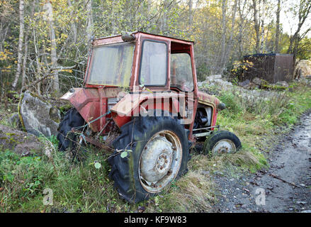 Alte Bauernhof Traktor von Massey Ferguson Stockfoto