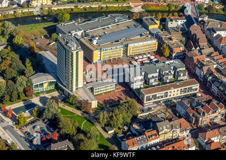 Lunen Center, Innenstadt von Luenen mit Rathaus Wolkenkratzer und Marktplatz, Markt, Lippe, Lippeufer, Bergkamen, Ruhrgebiet, Nordrhein-Westfali Stockfoto