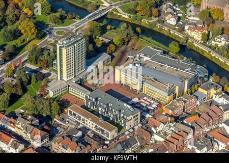 Lunen Center, Innenstadt von Luenen mit Rathaus Wolkenkratzer und Marktplatz, Markt, Lippe, Lippeufer, Bergkamen, Ruhrgebiet, Nordrhein-Westfali Stockfoto