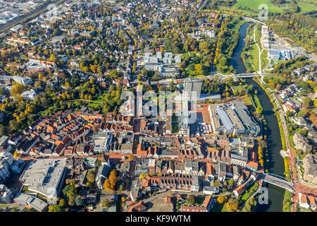 Lunen Center, Innenstadt von Luenen mit Rathaus Wolkenkratzer und Marktplatz, Markt, Lippe, Lippeufer, Bergkamen, Ruhrgebiet, Nordrhein-Westfali Stockfoto