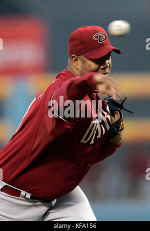 Arizona Diamondbacks' Livan Hernandez tritt am Dienstag, den 1. Mai 2007, im ersten Inning eines Baseballspiels in Los Angeles gegen die Los Angeles Dodgers an. Foto: Francis Specker Stockfoto