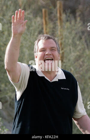 Sänger Meat Loaf winkt den Fans am Mittwoch, den 16. Januar 2008, beim Bob Hope Chrysler Classic im Silver Rock Resort in La Quinta, CA zu. Foto: Francis Specker Stockfoto