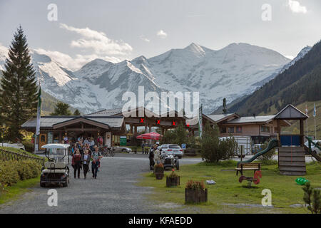 Großglockner, Österreich - 23 September, 2017: unbekannte Menschen besuchen Wild- und Erlebnispark Ferleiten, Hochalpenstraße Großglockner in austr Stockfoto