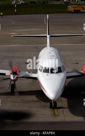 Eine östliche Airways BAE Jetstream 32 Rollen auf dem Vorfeld Stockfoto