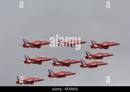 Großbritannien - rote Pfeile Royal Airforce BAE Hawk T-1s in Diamant neun Bildung der RIAT 2007 Flying Stockfoto