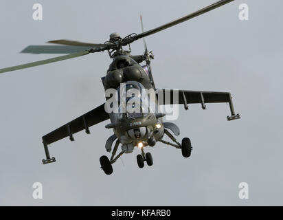 Tschechien Republik - Airforce Mil Mi-24V Hind im Flying-Display der RIAT 2007 Stockfoto