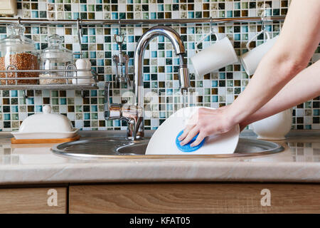 Ecke Küche aus Granit mit verschiedenen Arten von Pasta Stockfoto, Bild