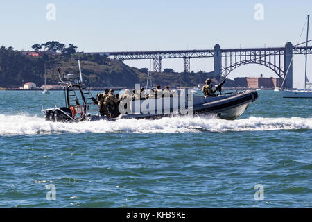 USCG MSRT Patrouillen die Wasser der Bucht von San Francisco Stockfoto