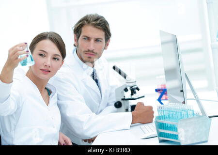 Team von Biologen Forscher im Labor arbeiten Stockfoto