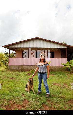 Easter Island, Chile, Isla de Pascua, Rapa Nui, am Haus von ximena tepano Cuevas, einem lokalen Rapa Nui Frau in der Stadt Tara Raina Stockfoto