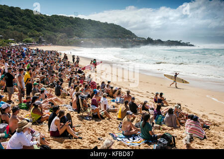 Hawaii, Oahu, North Shore, Eddie Aikau, 2016, Zuschauer, den Eddie Aikau Big Wave surfen 2016 Wettbewerb, Waimea Bay Stockfoto