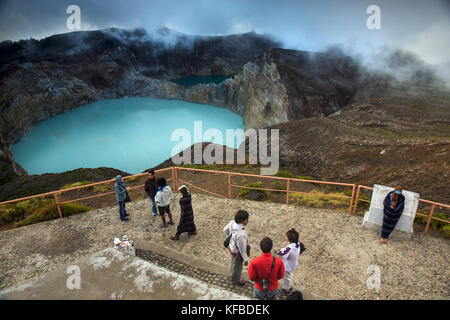 Indonesien, Flores, der höchste Aussichtspunkt in kilimutu National Park, mit Blick auf tiwu ata Polo und tiwu nuwa Muri koo Fai vulkanischen Seen Stockfoto