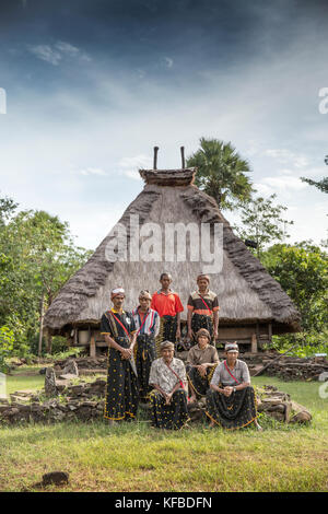 Indonesien, Flores, Indonesien, Flores, Portrait von älteren Männer im Dorf von Kampung tutubhada in rendu Stockfoto