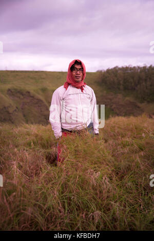 Indonesien, Flores, Bajawa, Porträt des Dwi Widodo oben Wolobobo Hill Stockfoto