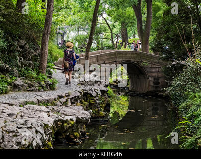 Der Meister der Nets Garden gehört zu den schönsten Gärten in Suzhou mischen Kunst, Natur und Architektur Stockfoto