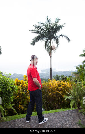 Jamaika Port Antonio. Portrait von Jon Baker, Inhaber der Geejam Hotel. Stockfoto