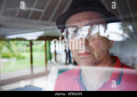 Jamaika Port Antonio. Portrait von Jon Baker, Inhaber der Geejam Hotel. Stockfoto