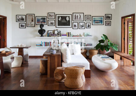 Jamaika Oracabessa. Die Lobby mit Fotos von Ian Fleming und James Bond Goldeneye Hotel und Resort. Stockfoto