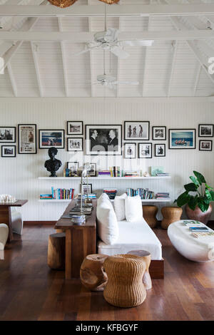 Jamaika Oracabessa. Die Lobby mit Fotos von Ian Fleming und James Bond Goldeneye Hotel und Resort. Stockfoto